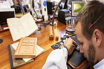 南京江诗丹顿为什么在9点停了